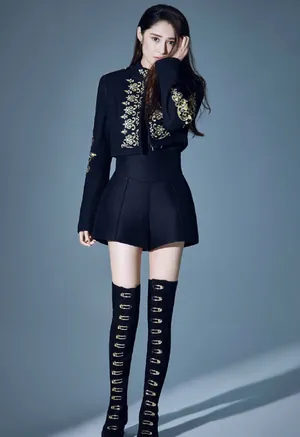 李心艾率性十足黑色系写真图片_4