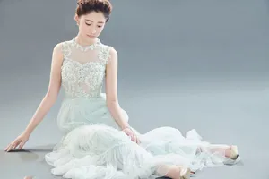 《锦绣未央》李心艾薄纱透视曼妙身姿性感写真图片_2
