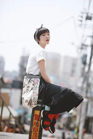 何杜娟东京街拍图片