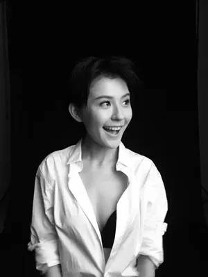 热依扎白衬衣搭内衣大胆性感写真图片_2