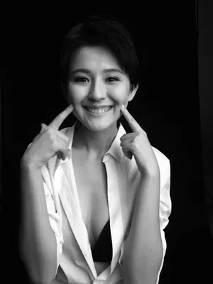 热依扎白衬衣搭内衣大胆性感写真图片_8