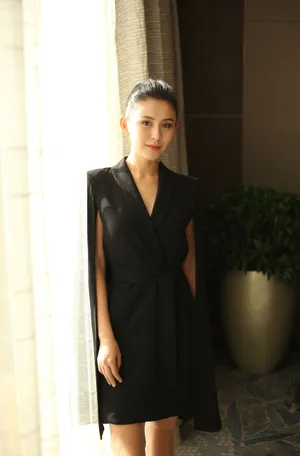 热依扎《九州海上牧云记》发布会性感图片