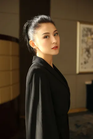 热依扎《九州海上牧云记》发布会性感图片_4