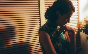 热依扎最新旗袍写真图片：温婉妩媚_2