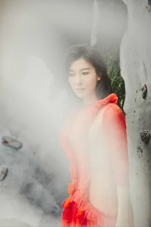 张棪琰时尚写真图片：唯美优雅_8