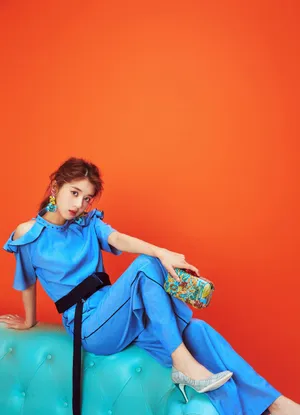 李凯馨甜美干练风时尚写真图片_2