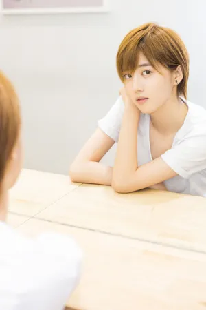 李凯馨短发造型清爽甜美写真图片_2