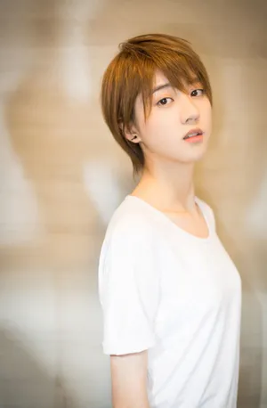 李凯馨短发造型清爽甜美写真图片_4
