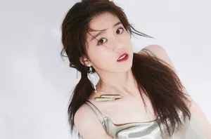 李凯馨清新靓丽时尚杂志封面大片_6