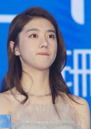 90后新晋小花旦李凯馨性感活动照图片
