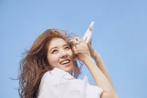 李凯馨长发飘逸甜美养眼写真图片_1