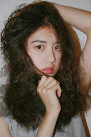 氧气美女李凯馨凌乱美搞怪写真图片