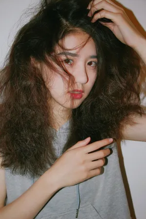 氧气美女李凯馨凌乱美搞怪写真图片_2