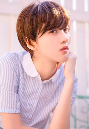 李凯馨短发写真图片