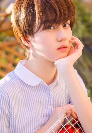 李凯馨短发写真图片_4