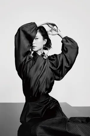 杜鹃简约黑白风性感时尚大片写真图片