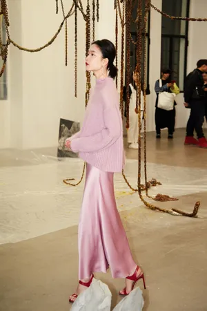 杜鹃长裙冷艳高贵活动现场性感图片_1