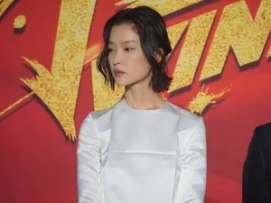 杜鹃活动现场冷艳气质写真_5