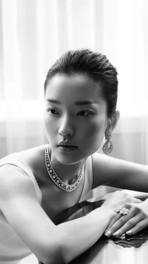 气质女神杜鹃黑白大片性感写真图片_3