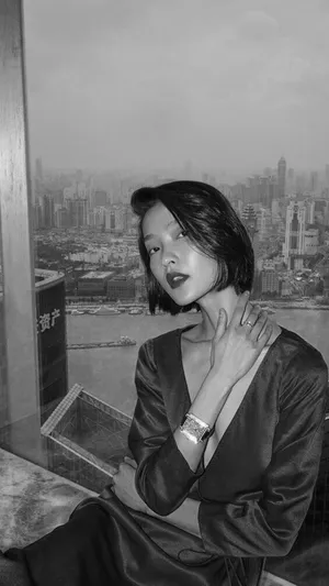 气质女神杜鹃黑白大片性感写真图片_4