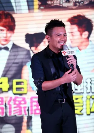 江铠同亮相爱闪亮记者会回避与韩庚感情问题_3