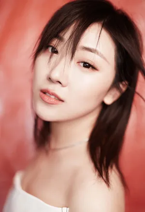 菅纫姿优雅干练活动照高清图片_3