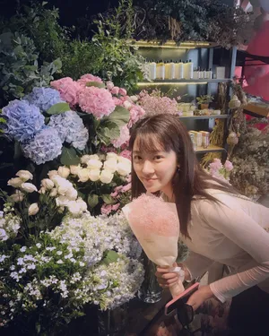 菅纫姿清新可爱生活照图片_2