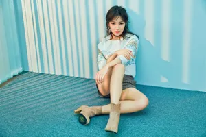 菅纫姿职场时尚气质写真图片_2