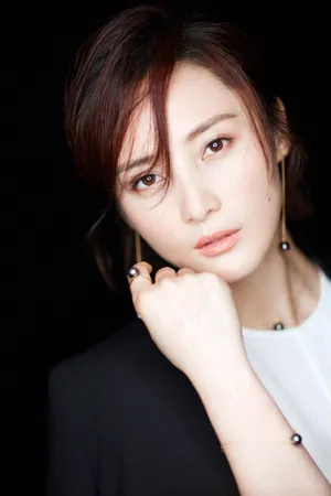 蒋勤勤成熟知性黑白时尚写真高清图片_7