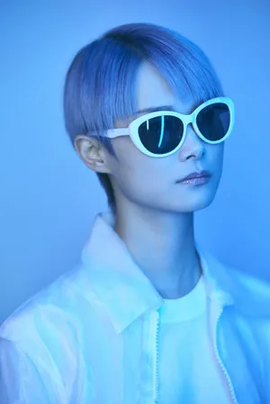 李宇春最新单曲MV炫酷图片_2