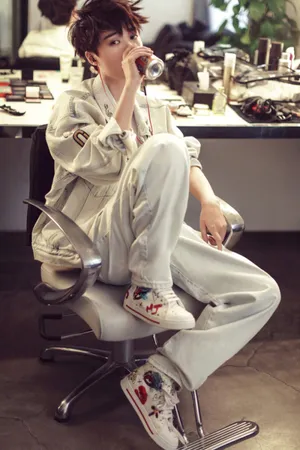 李宇春炫酷妩媚百变写真图片_1