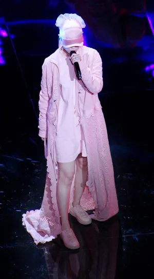 李宇春超长美腿性感活动写真图片_2