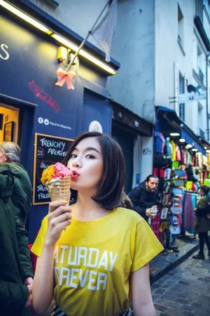 李兰迪清纯阳光街拍写真图片
