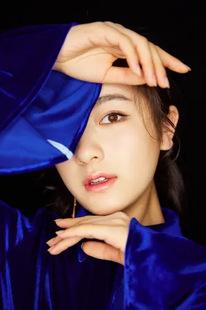 李兰迪小清新蓝衣性感写真图片