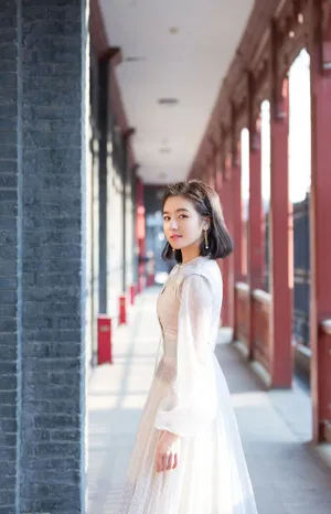 李兰迪仙气养眼活动照图片_6