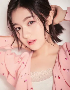 李兰迪清新短发柔美性感写真图片_2