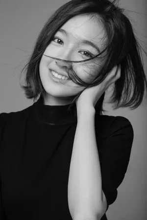 李兰迪最新黑白质感清新自然写真图片