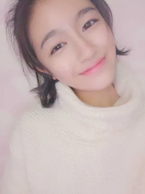 李兰迪可爱自拍图片