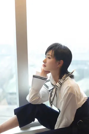 万茜清爽干练写真图片_4