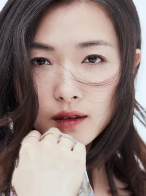 万茜优雅性感写真图片_4