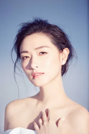 万茜露肩锁骨清新写真图片_6