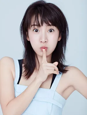 李念夏日清新时尚写真_2