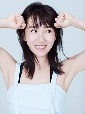 李念夏日清新时尚写真_4