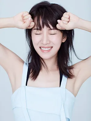 李念夏日清新时尚写真_7