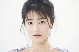 白鹿清新白皙时尚大片写真图片_4