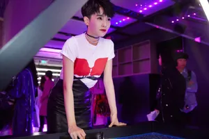 白鹿短发清爽干练活动照图片_3