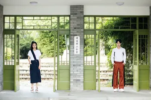 张逸杰白鹿清纯校园风写真图片