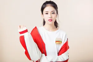 白鹿俏皮可爱写真图片