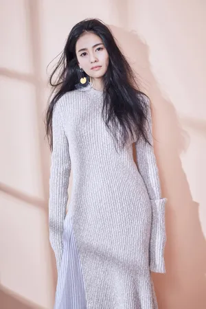 白鹿最新慵懒迷人秋日写真图片