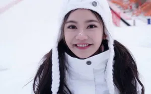 罗米冬日雪地滑雪可爱写真图片_5